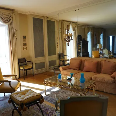 Chateau De Villa Lavigny
